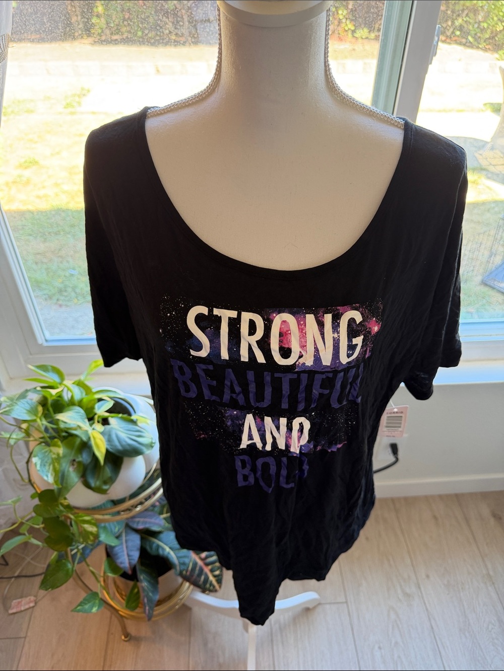 Women’s Black Graphic Tee - Strong Beautiful And Bold